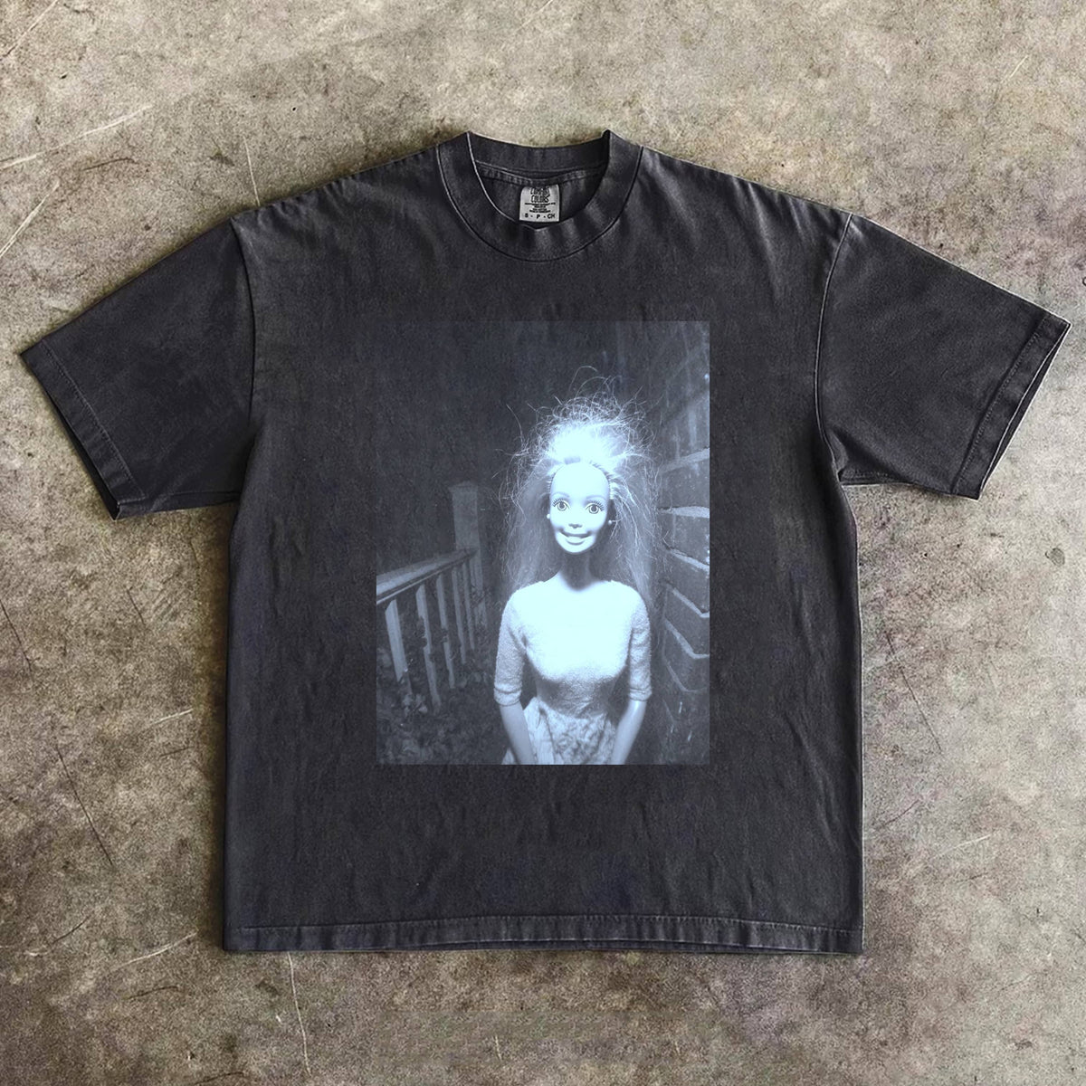 SURPRISING BARBIECORE SHORT-SLEEVED T-SHIRT