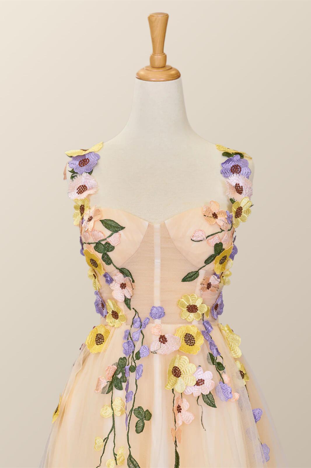 Robe courte en tulle champagne orné de fleurs 3D