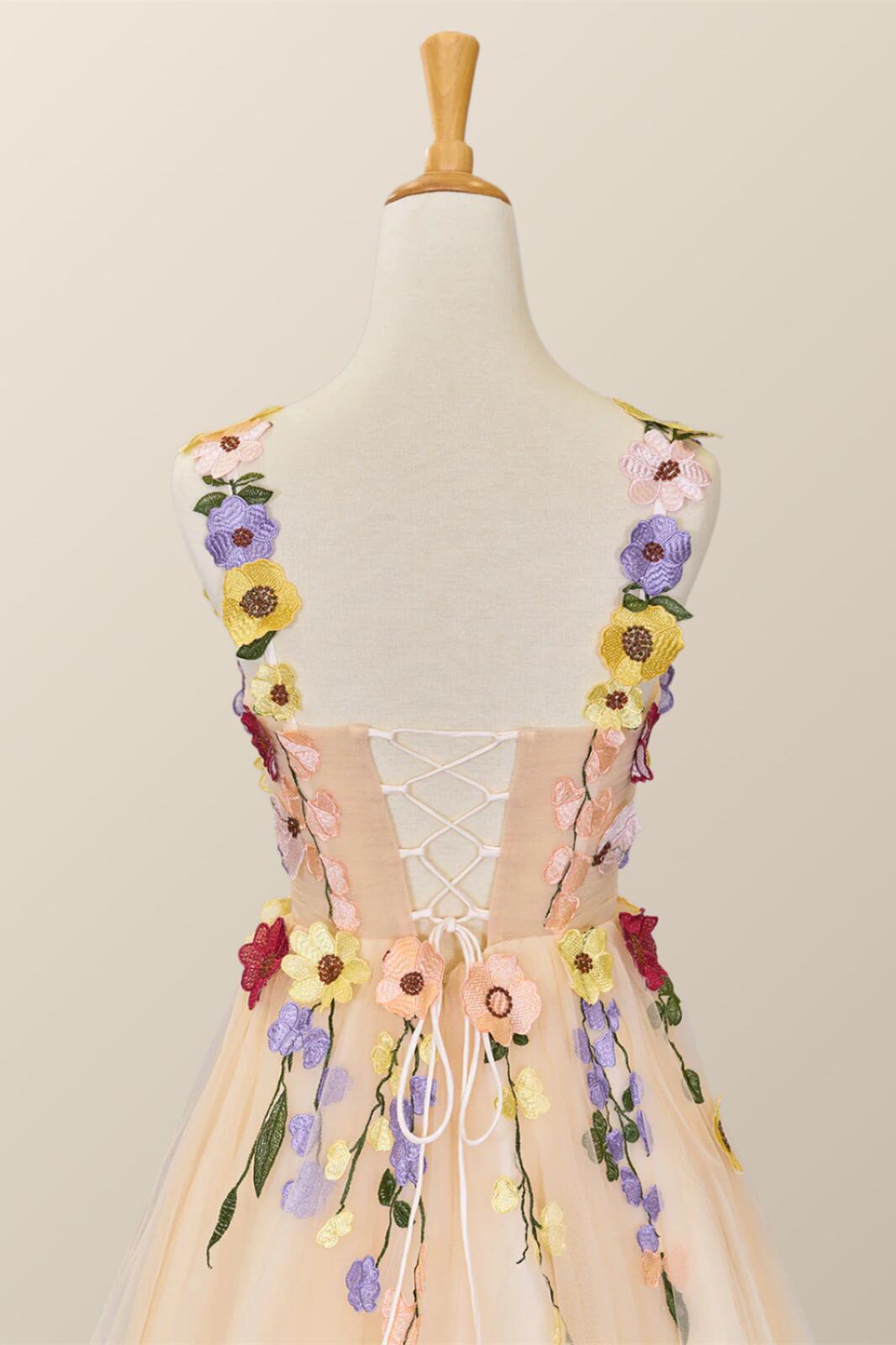 Robe courte en tulle champagne orné de fleurs 3D