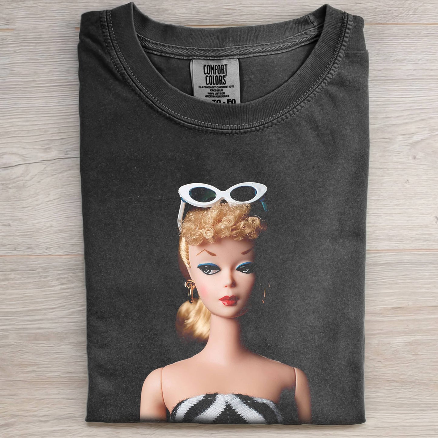 SEXY BLONDE SUNGLASSES BARBIECORE T-SHIRT