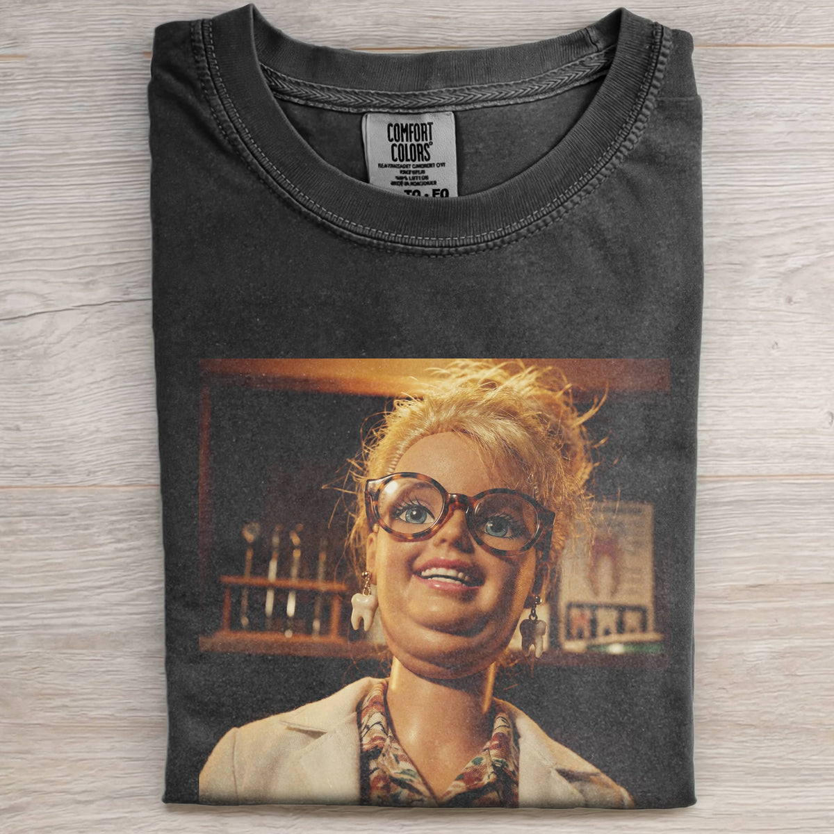 BARBIECORE WEARING GLASSES TEE
