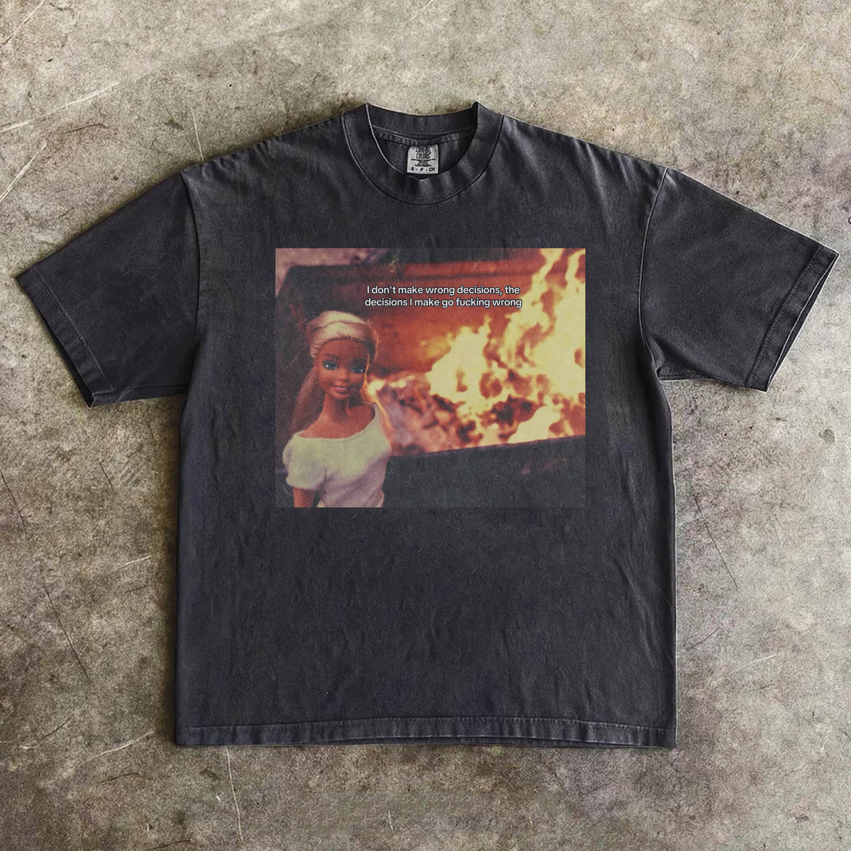 FIRE-THEMED BARBIECORE SHORT-SLEEVED T-SHIRT